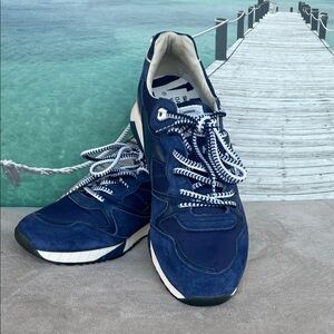 Diadora Blue and White Men's Sneakers